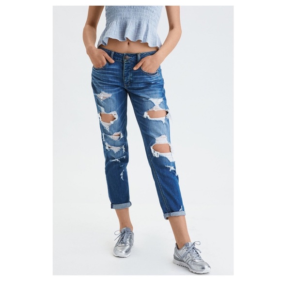 American Eagle Outfitters Denim - American Eagle Tomgirl distressed jeans 2 short